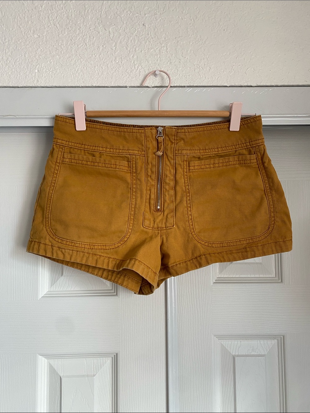 🌼 Anthropologie Shorts Front Zipper Size 2